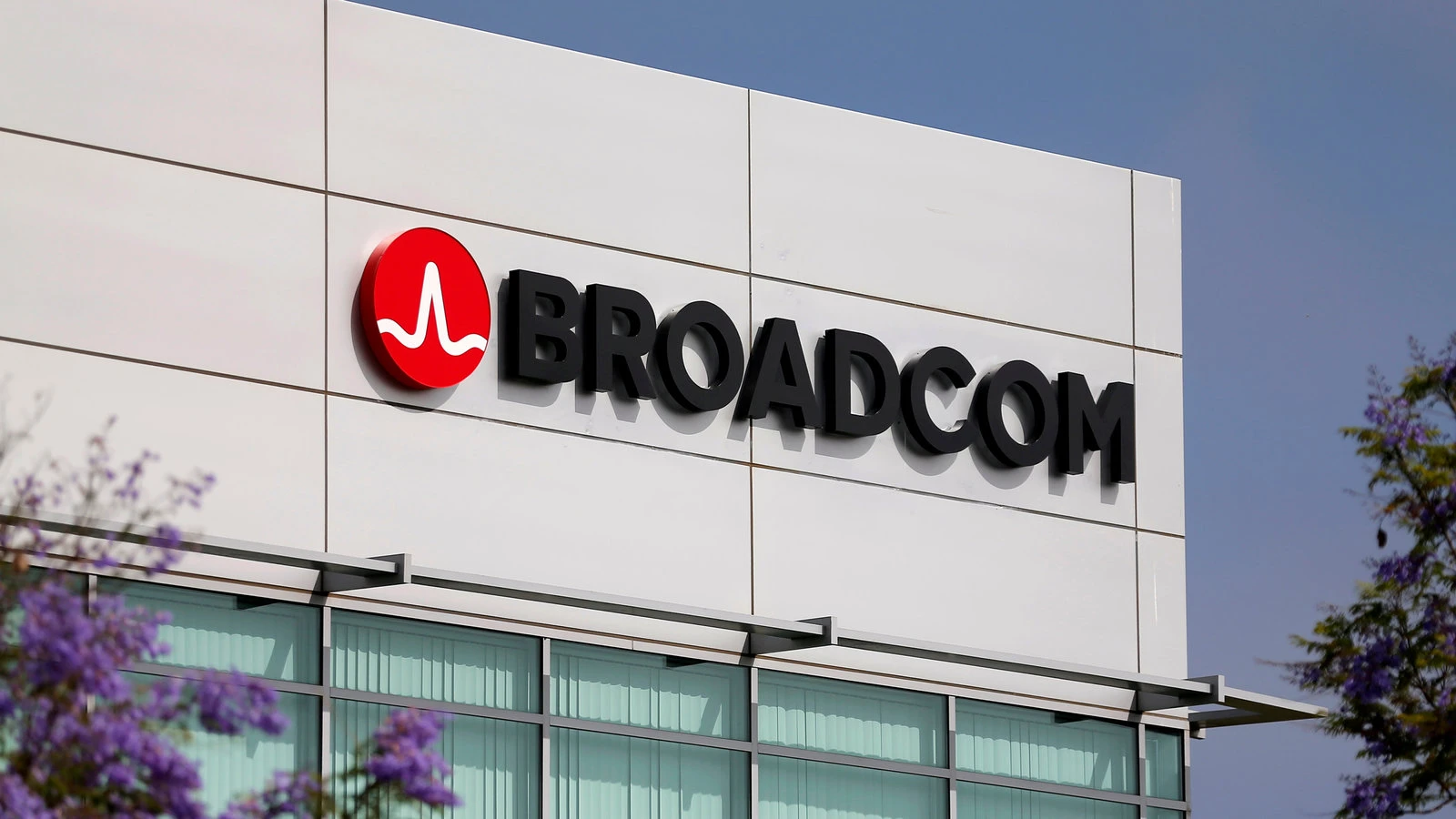 Exploring Broadcom's Optical Sensors: Revolutionizing Precision and Performance